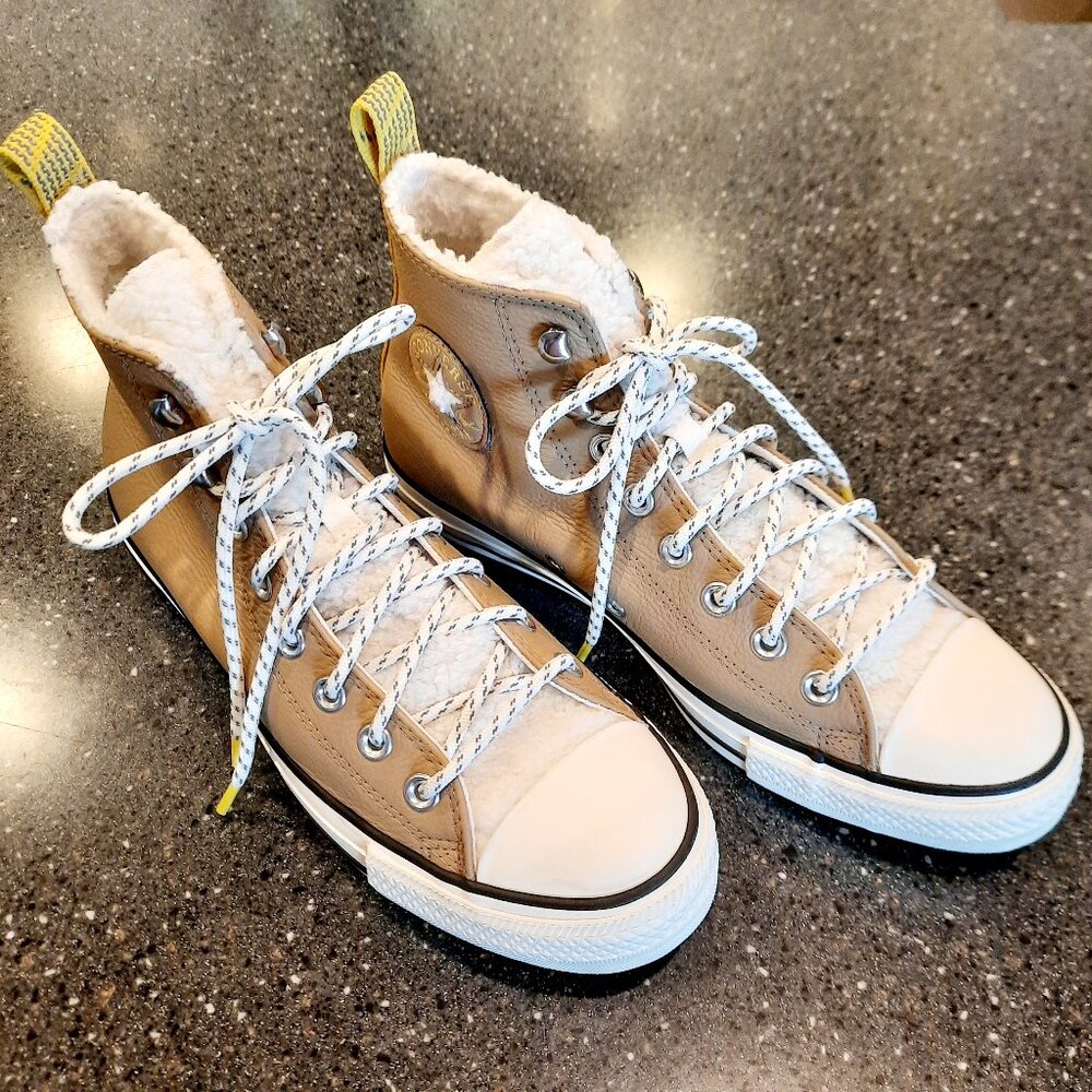 Like NEW Converse All Star Chuck Taylor Leather/Faux Fur Hi-Top Sneakers, Sz. 10